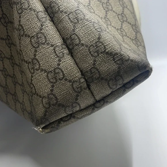 Gucci Carryall Bag - Picture 11 of 16